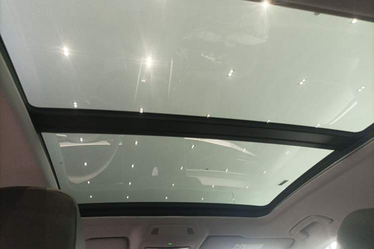 Used Volkswagen Passat 2025 Pro 380TSI Dragon Supreme Edition Headliner