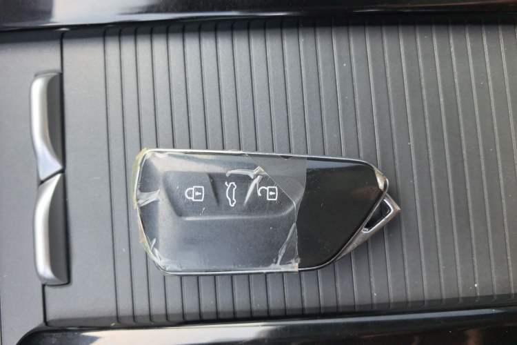 Used Volkswagen Passat 2025 Pro 380TSI Dragon Supreme Edition Interior 1