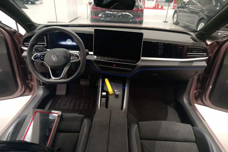 Used Volkswagen Passat 2025 Pro 380TSI Starry Dragon Luxury Edition Interior 2