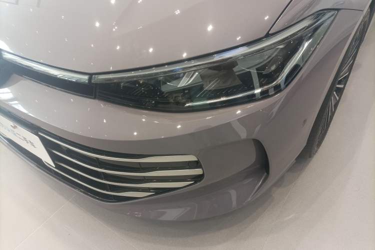 Used Volkswagen Passat 2025 Pro 380TSI Dragon Supreme Edition Left Front Headlight