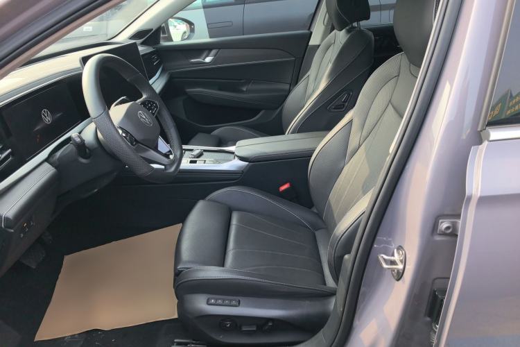 Used Volkswagen Passat 2025 Pro 380TSI Dragon Supreme Edition Left Front Seat