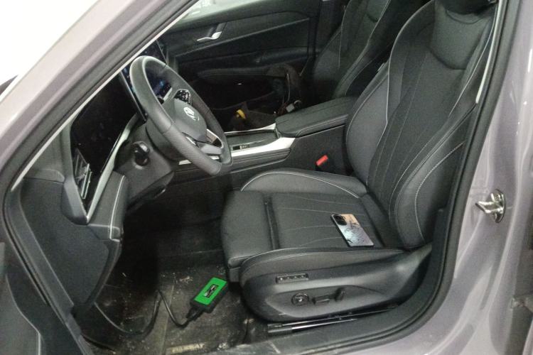 Used Volkswagen Passat 2025 Pro 380TSI Dragon Supreme Edition Left Front Seat