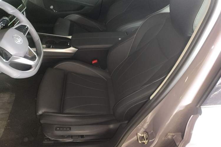 Used Volkswagen Passat 2025 Pro 380TSI Dragon Supreme Edition Left Front Seat