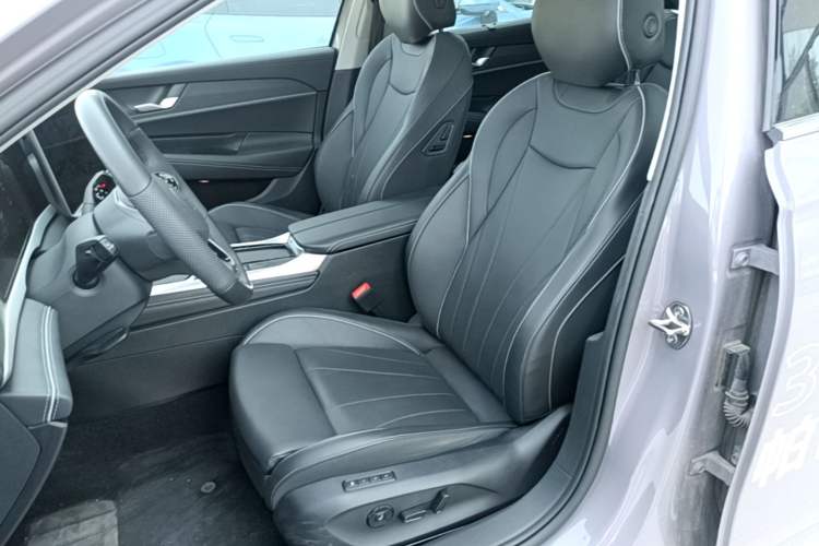 Used Volkswagen Passat 2025 Pro 380TSI Dragon Supreme Edition Left Front Seat