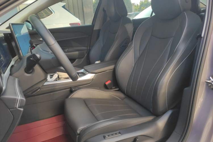 Used Volkswagen Passat 2025 Pro 380TSI Dragon Supreme Edition Left Front Seat