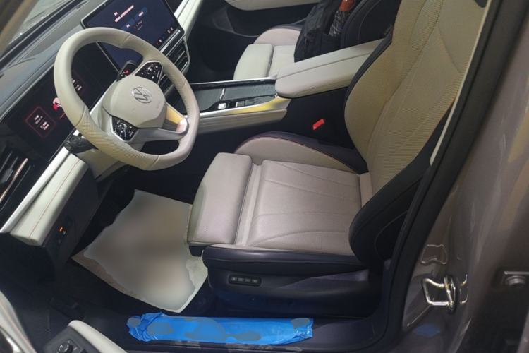 Used Volkswagen Passat 2025 Pro 380TSI Dragon Supreme Edition Left Front Seat
