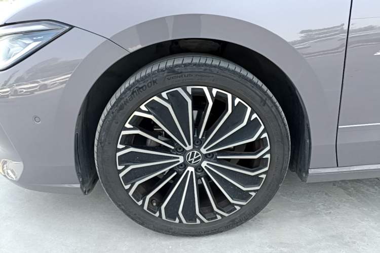 Used Volkswagen Passat 2025 Pro 380TSI Dragon Supreme Edition Left Front Wheel Hub