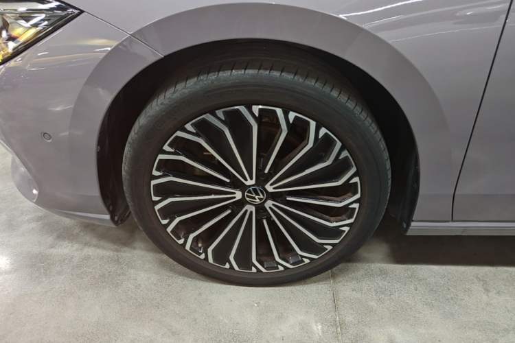 Used Volkswagen Passat 2025 Pro 380TSI Dragon Supreme Edition Left Front Wheel Hub
