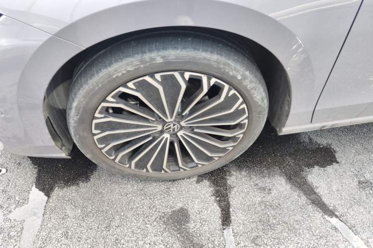 Used Volkswagen Passat 2025 Pro 380TSI Dragon Supreme Edition Left Front Wheel Hub