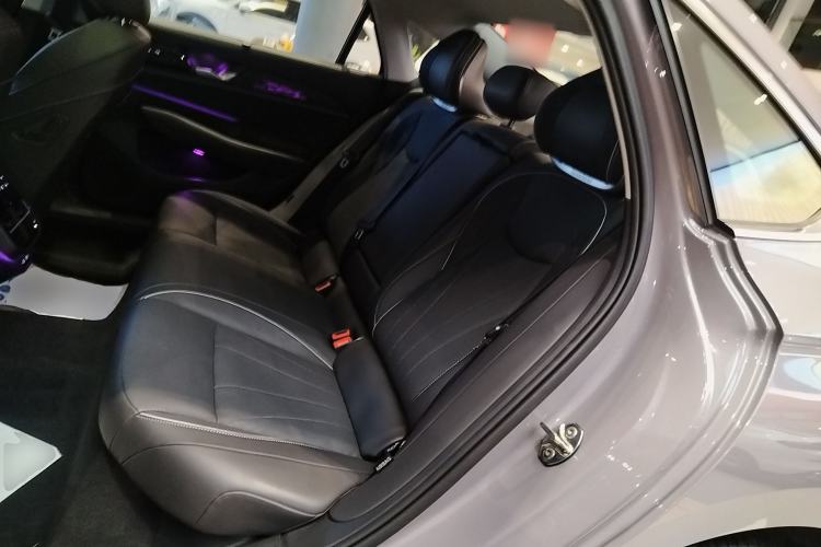 Used Volkswagen Passat 2025 Pro 380TSI Dragon Supreme Edition Left Rear Seat