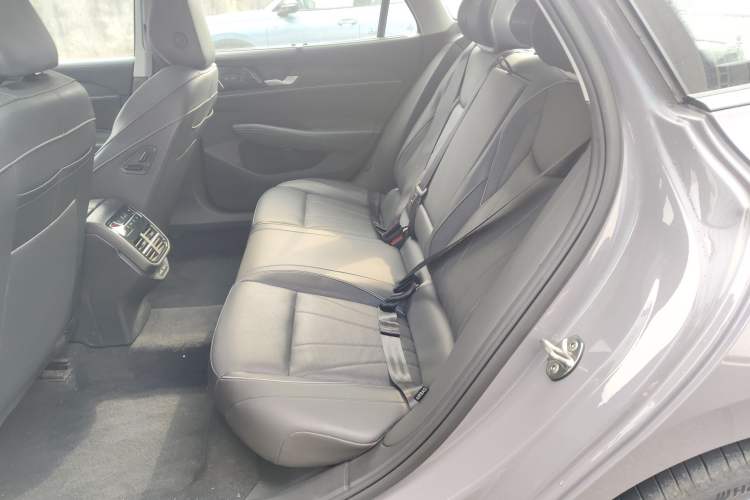 Used Volkswagen Passat 2025 Pro 380TSI Dragon Supreme Edition Left Rear Seat