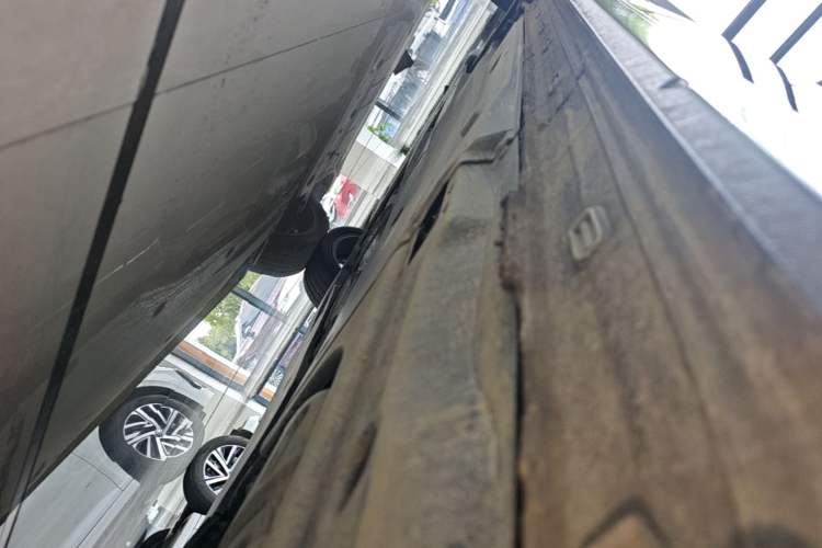 Used Volkswagen Passat 2025 Pro 380TSI Dragon Supreme Edition Left Side Sill