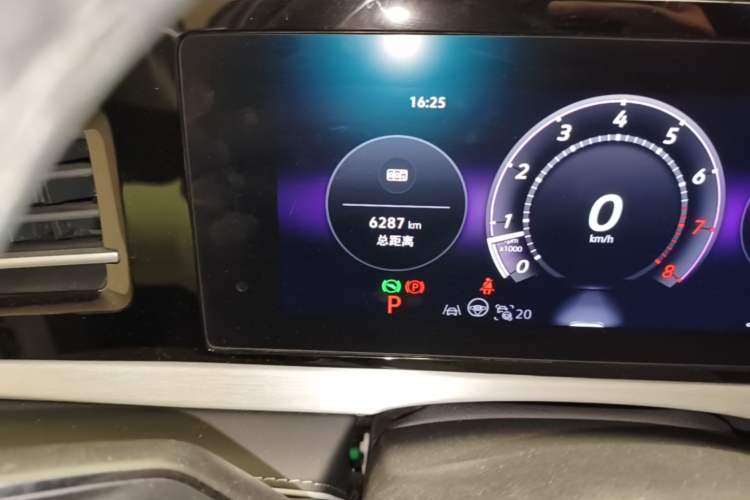 Used Volkswagen Passat 2025 Pro 380TSI Dragon Supreme Edition Odometer Close Up