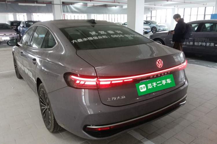 Used Volkswagen Passat 2025 Pro 380TSI Dragon Supreme Edition Rear Left 45 Deg