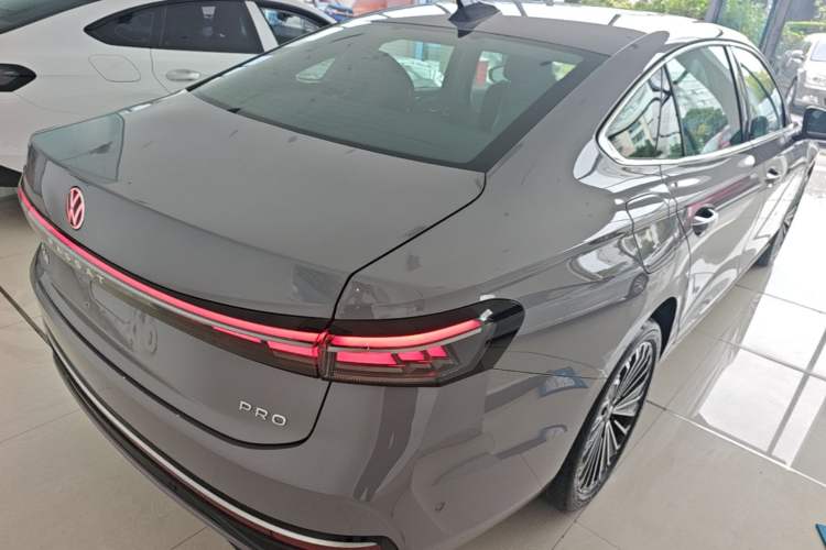 Used Volkswagen Passat 2025 Pro 380TSI Dragon Supreme Edition Rear Right 45 Deg