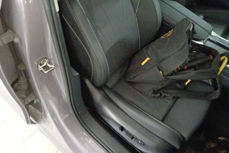 Used Volkswagen Passat 2025 Pro 380TSI Dragon Supreme Edition Right Front Seat