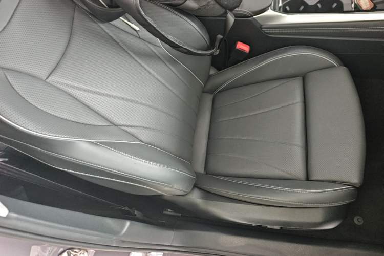 Used Volkswagen Passat 2025 Pro 380TSI Dragon Supreme Edition Right Front Seat