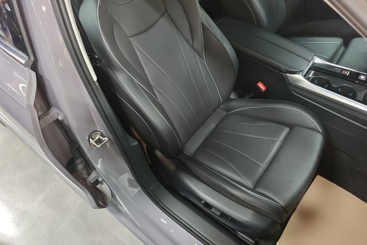 Used Volkswagen Passat 2025 Pro 380TSI Dragon Supreme Edition Right Front Seat