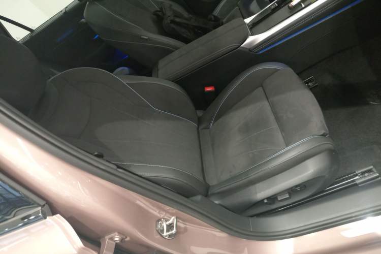 Used Volkswagen Passat 2025 Pro 380TSI Starry Dragon Luxury Edition Right Front Seat