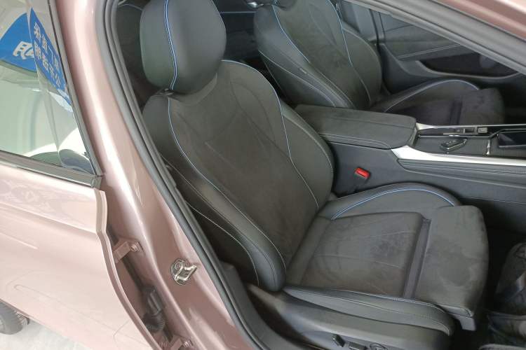 Used Volkswagen Passat 2025 Pro 380TSI Starry Dragon Luxury Edition Right Front Seat