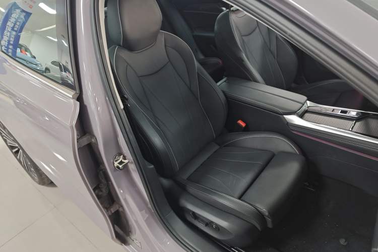 Used Volkswagen Passat 2025 Pro 380TSI Dragon Supreme Edition Right Front Seat