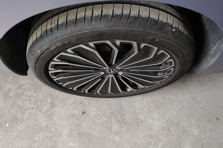 Used Volkswagen Passat 2025 Pro 380TSI Dragon Supreme Edition Right Rear Wheel Hub