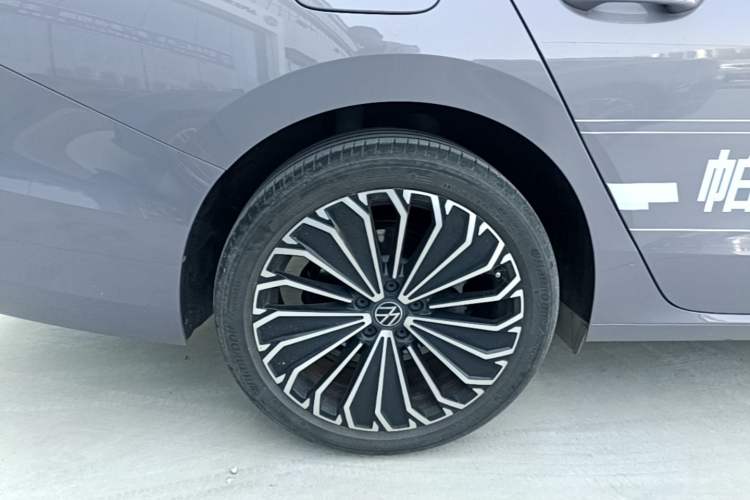 Used Volkswagen Passat 2025 Pro 380TSI Dragon Supreme Edition Right Rear Wheel Hub