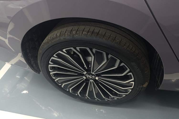 Used Volkswagen Passat 2025 Pro 380TSI Dragon Supreme Edition Right Rear Wheel Hub