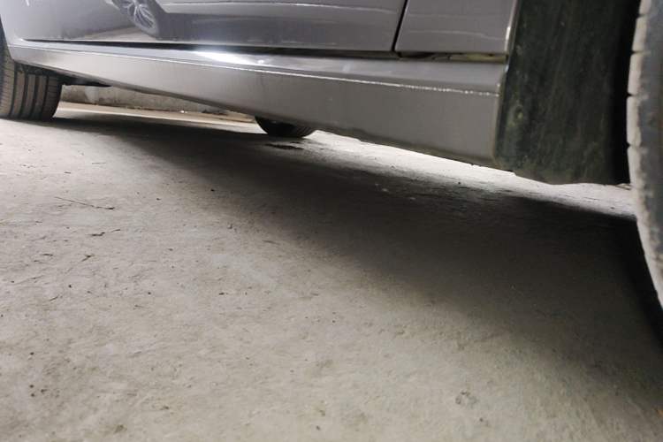 Used Volkswagen Passat 2025 Pro 380TSI Dragon Supreme Edition Right Side Sill