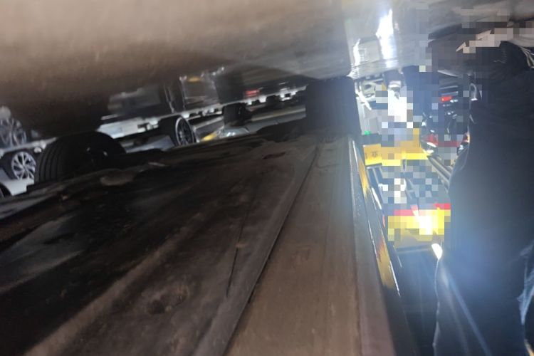 Used Volkswagen Passat 2025 Pro 380TSI Dragon Supreme Edition Right Side Sill