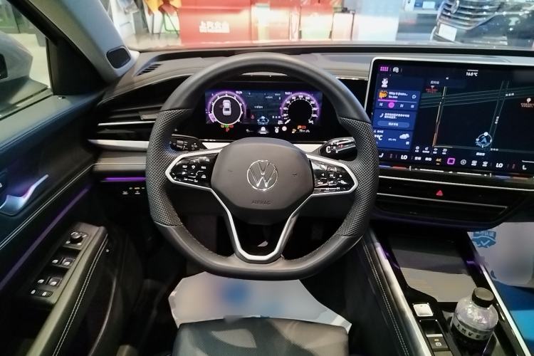 Used Volkswagen Passat 2025 Pro 380TSI Dragon Supreme Edition Steering Wheel