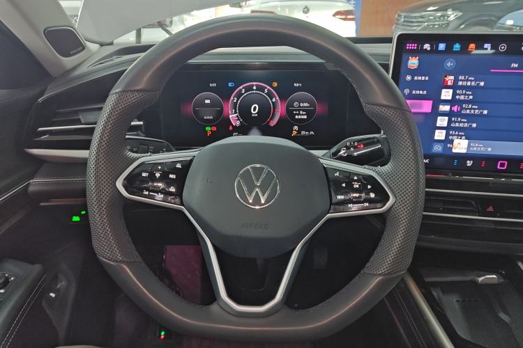 Used Volkswagen Passat 2025 Pro 380TSI Dragon Supreme Edition Steering Wheel