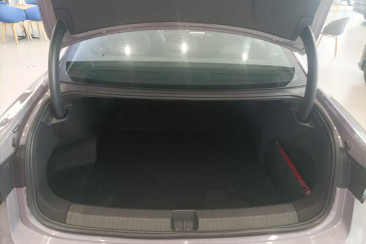 Used Volkswagen Passat 2025 Pro 380TSI Dragon Supreme Edition Trunk