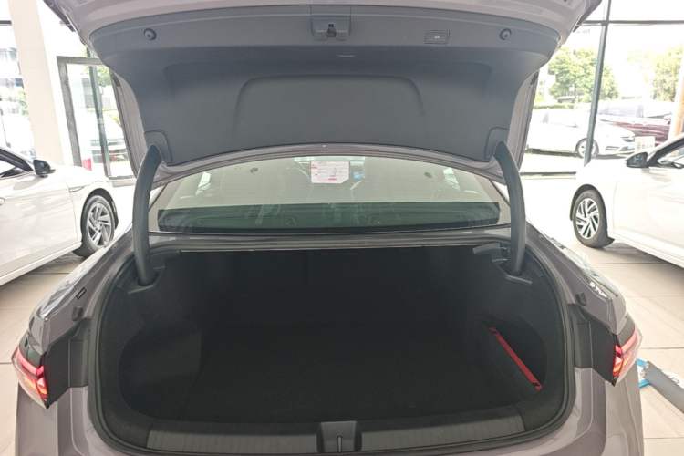 Used Volkswagen Passat 2025 Pro 380TSI Dragon Supreme Edition Trunk
