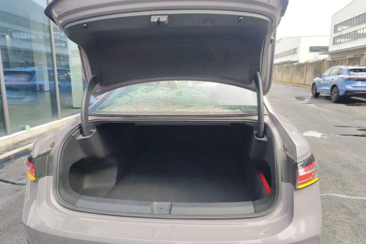 Used Volkswagen Passat 2025 Pro 380TSI Dragon Supreme Edition Trunk