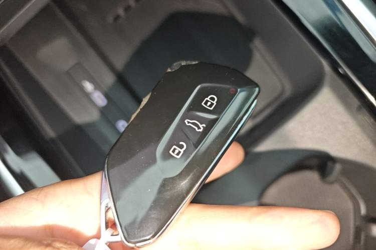 Used Volkswagen Passat 2025 Pro 380TSI Dragon Supreme Edition Vehicle Key