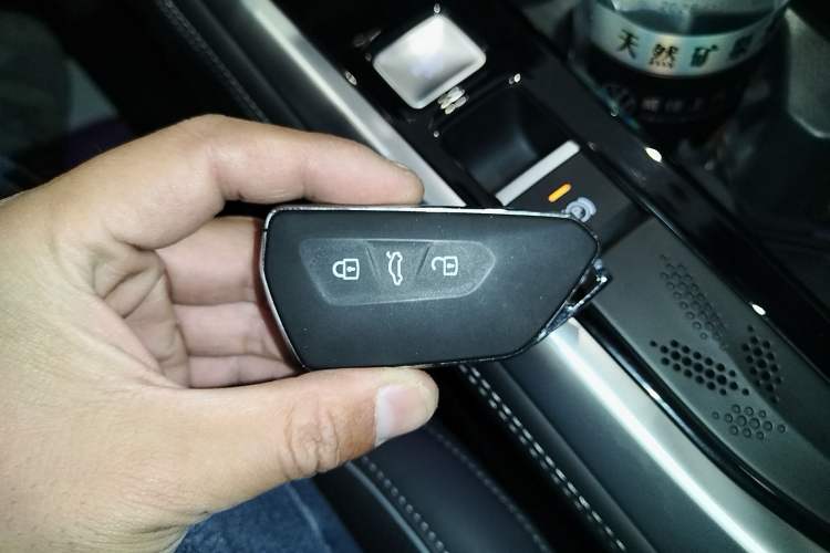 Used Volkswagen Passat 2025 Pro 380TSI Dragon Supreme Edition Vehicle Key