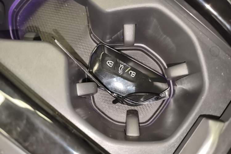 Used Volkswagen Passat 2025 Pro 380TSI Dragon Supreme Edition Vehicle Key