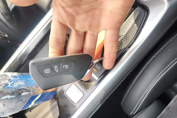 Used Volkswagen Passat 2025 Pro 380TSI Dragon Supreme Edition Vehicle Key