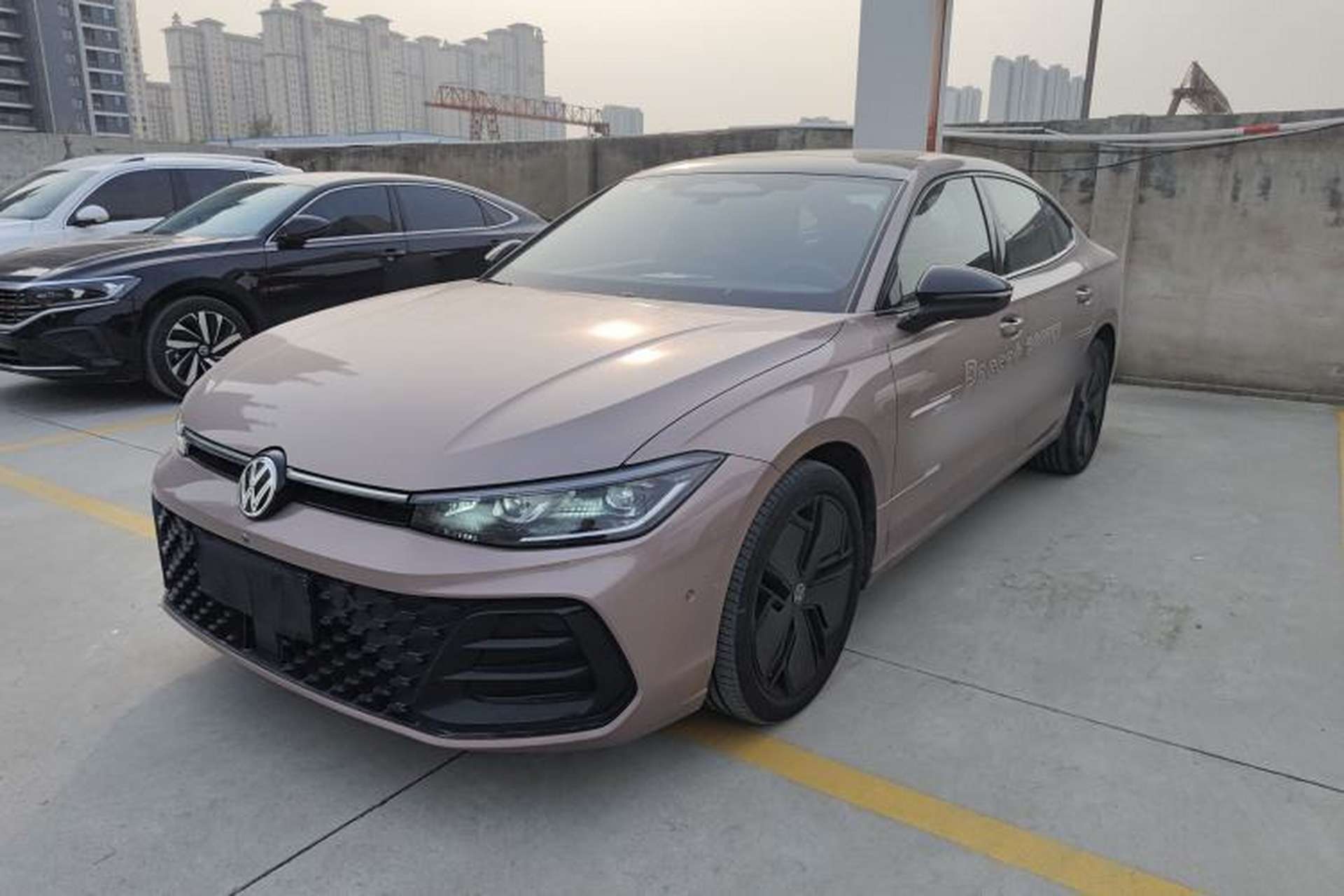 Used Volkswagen Passat 2025 Pro 380TSI Starry Dragon Luxury Edition Front Left 45 Deg