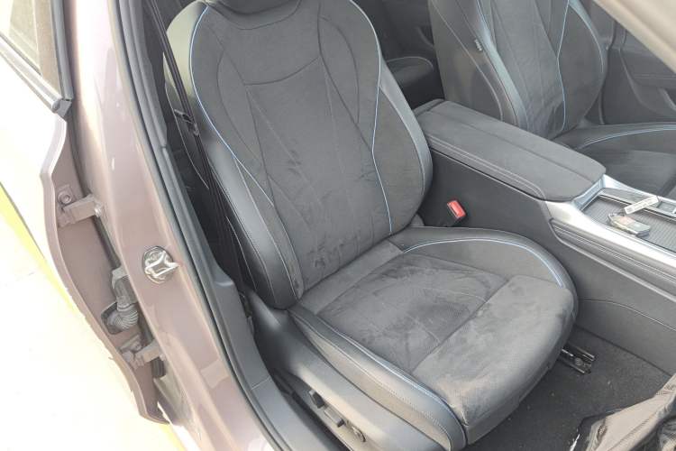 Used Volkswagen Passat 2025 Pro 380TSI Starry Dragon Luxury Edition Right Front Seat