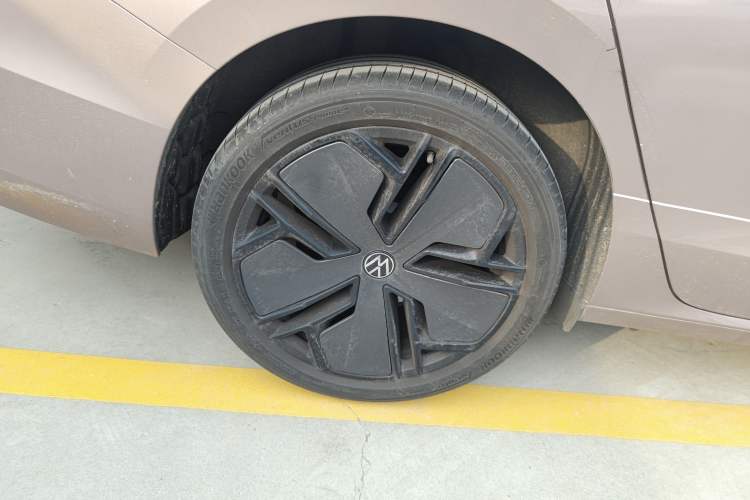 Used Volkswagen Passat 2025 Pro 380TSI Starry Dragon Luxury Edition Right Rear Wheel Hub
