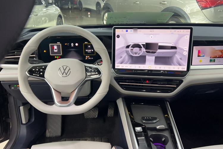Used Volkswagen Passat 2025 Pro 380TSI Starry Dragon Luxury Edition Center Console