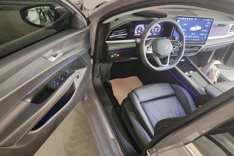 Used Volkswagen Passat 2025 Pro 380TSI Dragon Supreme Edition Driver Seat