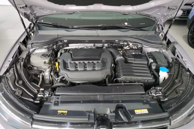 Used Volkswagen Passat 2025 Pro 380TSI Dragon Supreme Edition Engine Bay