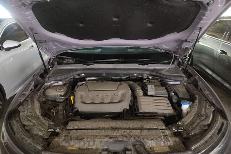 Used Volkswagen Passat 2025 Pro 380TSI Dragon Supreme Edition Engine Bay