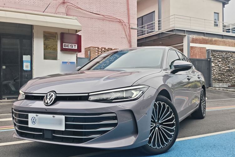 Used Volkswagen Passat 2025 Pro 380TSI Dragon Supreme Edition Exterior 5