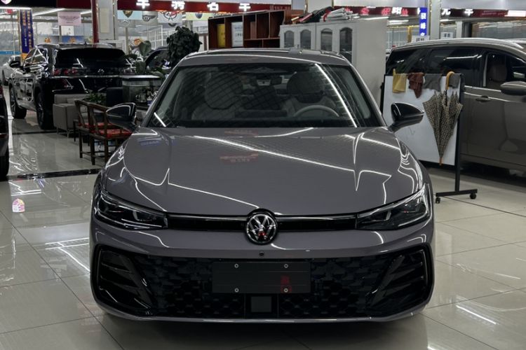 Used Volkswagen Passat 2025 Pro 380TSI Starry Dragon Luxury Edition Exterior 5