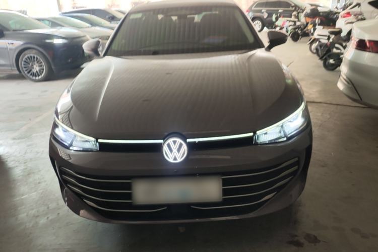 Used Volkswagen Passat 2025 Pro 380TSI Dragon Supreme Edition Front