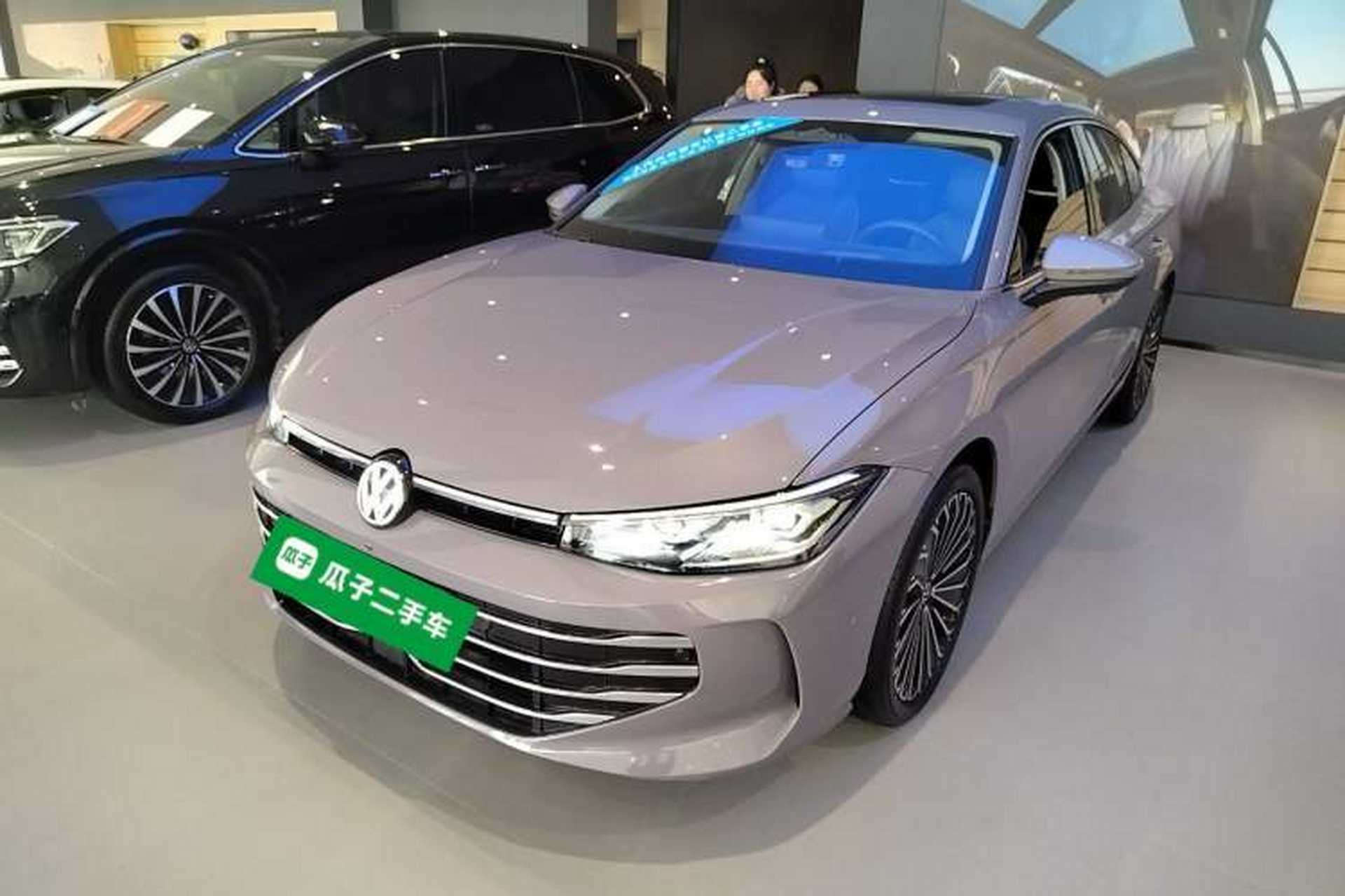 Used Volkswagen Passat 2025 Pro 380TSI Dragon Supreme Edition Front Left 45 Deg